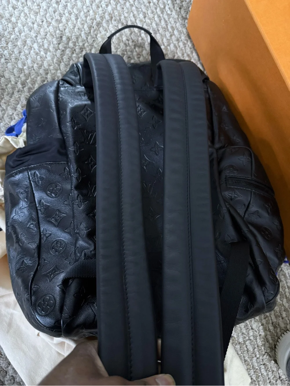 New Louis Vuitton Calfskin Monogramw Shadow Discovery Backpack in Black